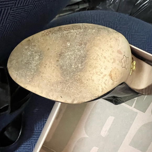 BCBG ladies patent leather shoes, size 6 - Picture 4 of 5